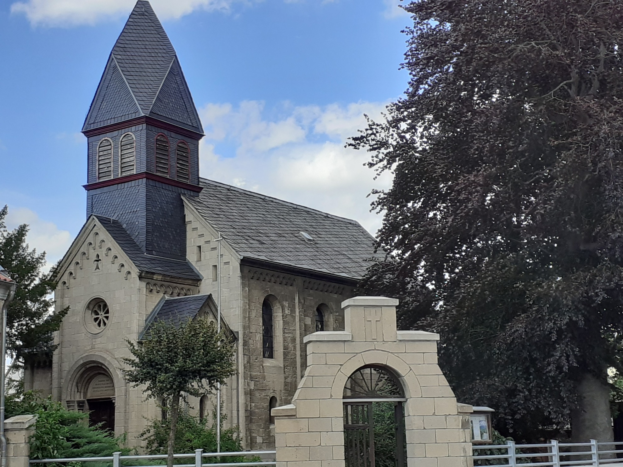 Golgatha Kirche Heldrungen