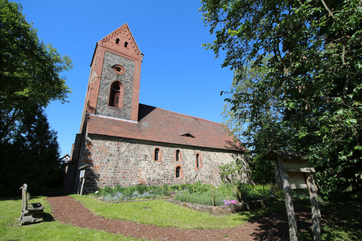 Dorfkirche Prädikow